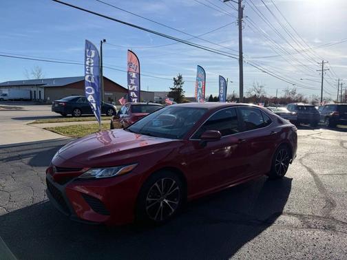 2020 Toyota Camry SE