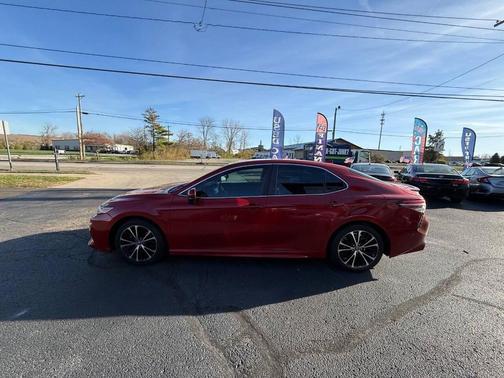 2020 Toyota Camry SE