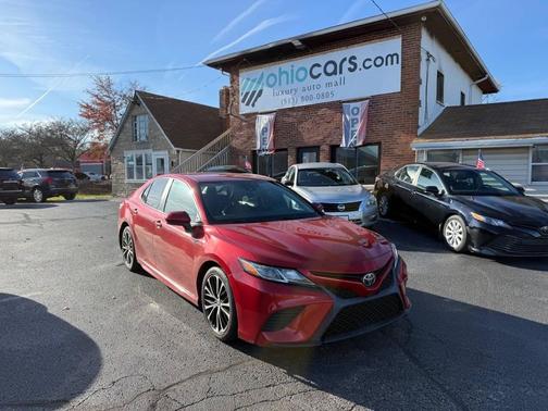 2020 Toyota Camry SE