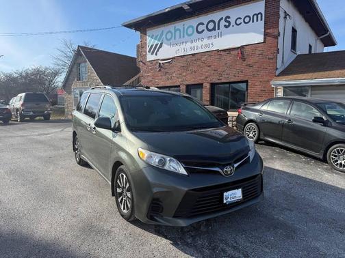 2019 Toyota Sienna LE