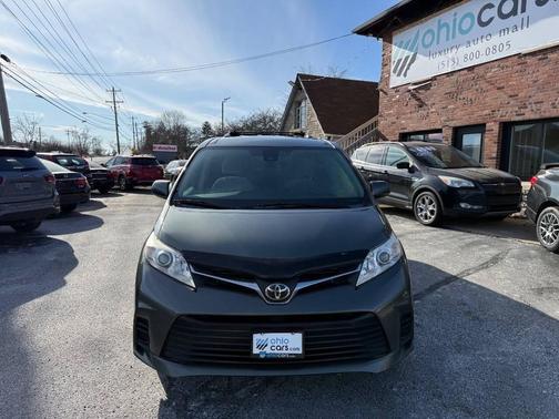 2019 Toyota Sienna LE