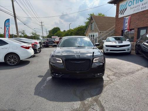 2017 Chrysler 300 Limited