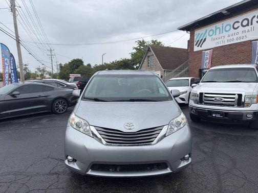 2011 Toyota Sienna XLE