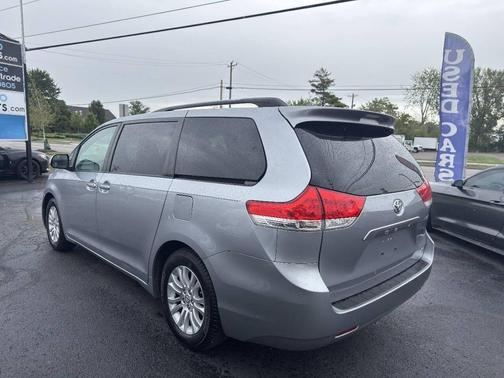2011 Toyota Sienna XLE