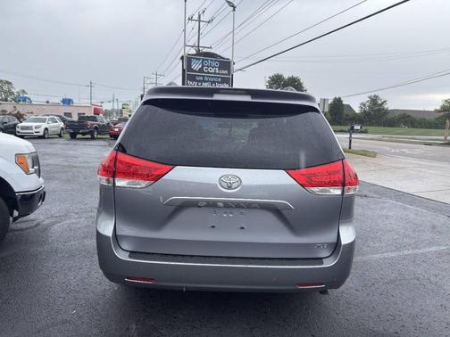 2011 Toyota Sienna XLE