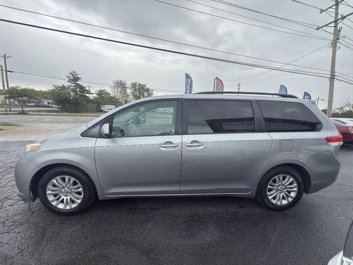 2011 Toyota Sienna XLE