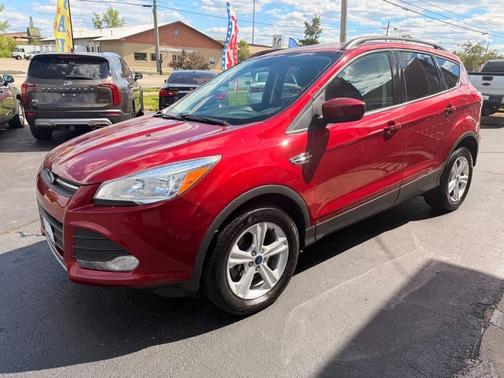 Sunset 2016 Ford Escape SE