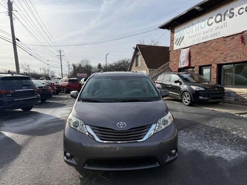 2011 Toyota Sienna XLE