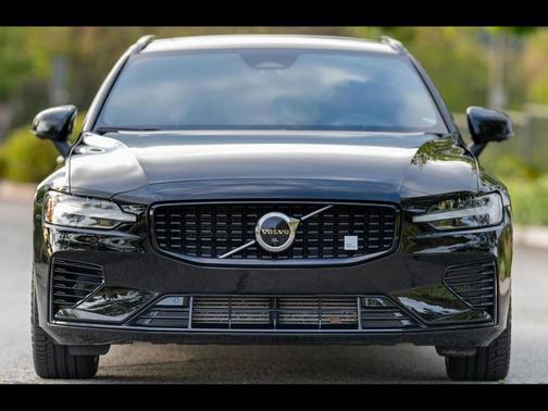 2023 Volvo V60 Recharge Plug-In Hybrid Polestar