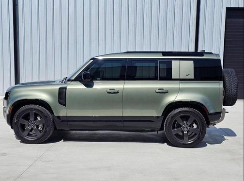 2022 Land Rover Defender 110 X-Dynamic HSE