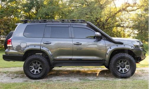 2019 Toyota Land Cruiser Base