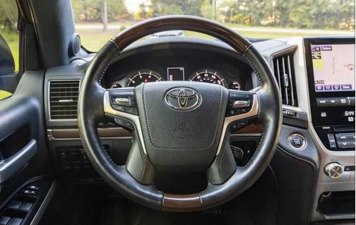 2019 Toyota Land Cruiser Base