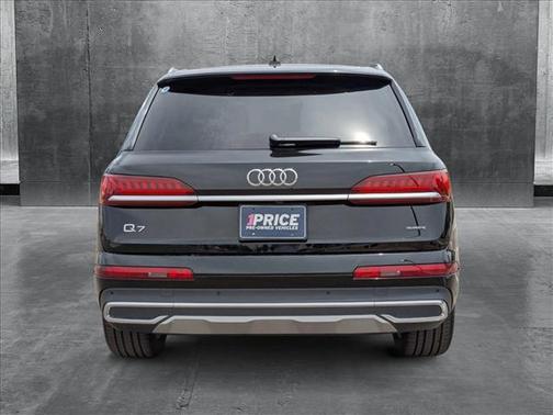 2024 Audi Q7 55 Premium Plus