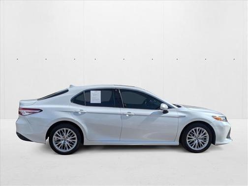 2019 Toyota Camry Hybrid XLE