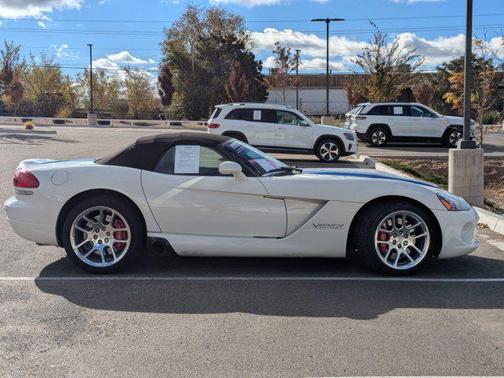 2005 Dodge Viper SRT10