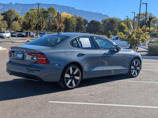 2024 Volvo S60 Recharge Plug-In Hybrid T8 Plus Dark Theme