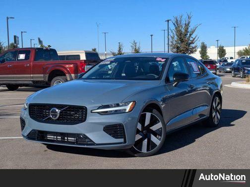 2024 Volvo S60 Recharge Plug-In Hybrid T8 Plus Dark Theme