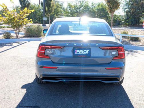 2024 Volvo S60 Recharge Plug-In Hybrid T8 Plus Dark Theme