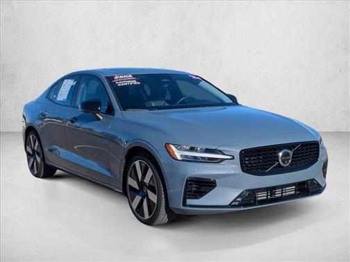 2024 Volvo S60 Recharge Plug-In Hybrid T8 Plus Dark Theme