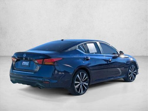 2021 Nissan Altima SR FWD