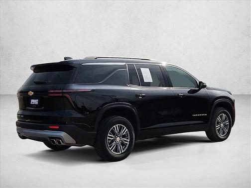 Mosaic Black Metallic 2025 Chevrolet Traverse LT