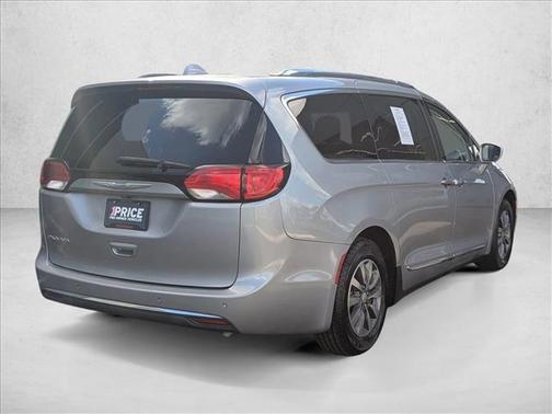 Billet Silver Metallic Clearcoat 2019 Chrysler Pacifica Touring-L Plus