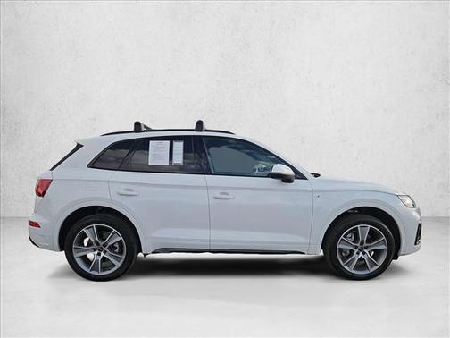 White 2025 Audi Q5 45 S line Premium