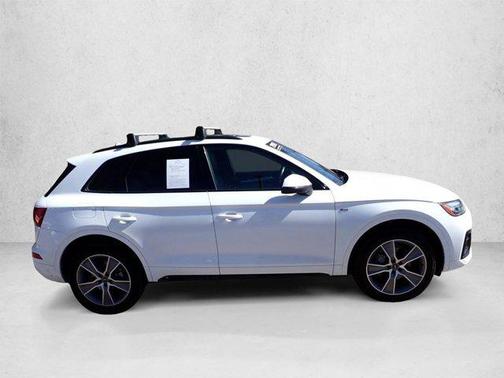 White 2025 Audi Q5 45 S line Premium
