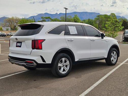 2021 Kia Sorento LX
