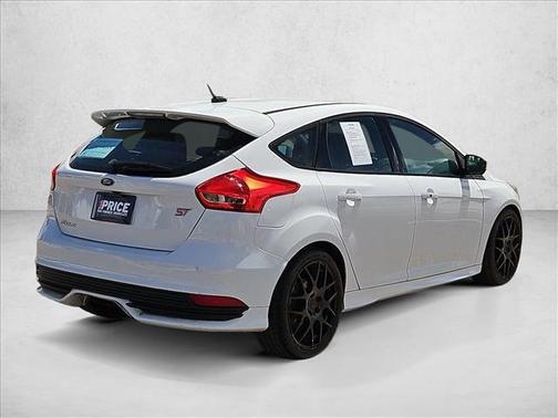 Oxford White 2016 Ford Focus ST