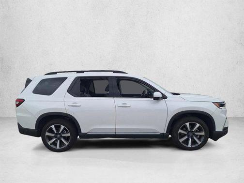 Platinum White Pearl 2025 Honda Pilot Elite