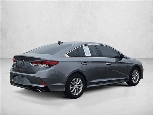 2018 Hyundai SONATA SE