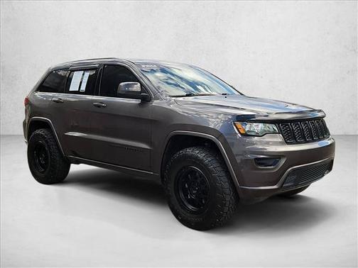Granite Crystal Metallic Clearcoat 2020 Jeep Grand Cherokee Altitude