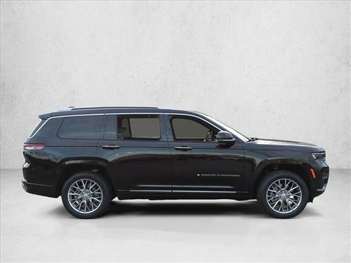 Diamond Black Crystal Pearlcoat 2022 Jeep Grand Cherokee L Summit