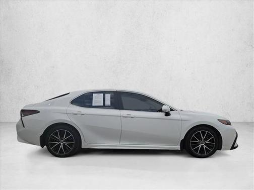 Ice Cap 2023 Toyota Camry SE