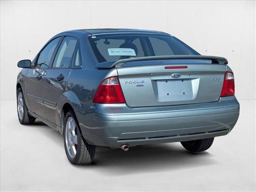 2005 Ford Focus ZX4 S