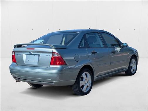 2005 Ford Focus ZX4 S