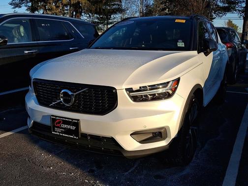 2021 Volvo XC40 T5 R-Design