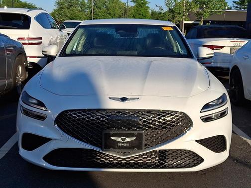 Uyuni White - UYH 2023 Genesis G70 2.0T AWD