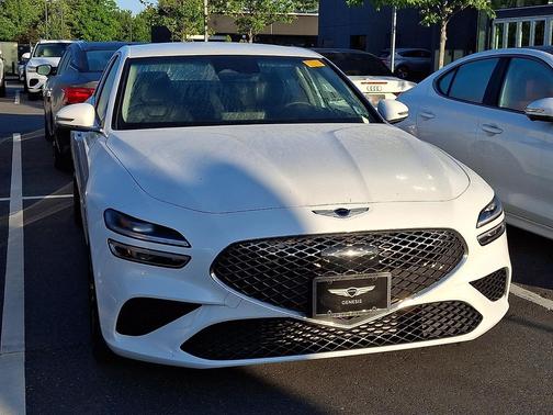 Uyuni White - UYH 2023 Genesis G70 2.0T AWD