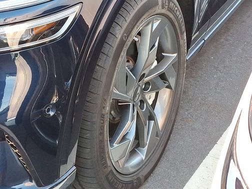 2025 Genesis Electrified GV70 Advanced AWD