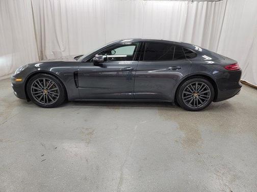 2018 Porsche Panamera 4