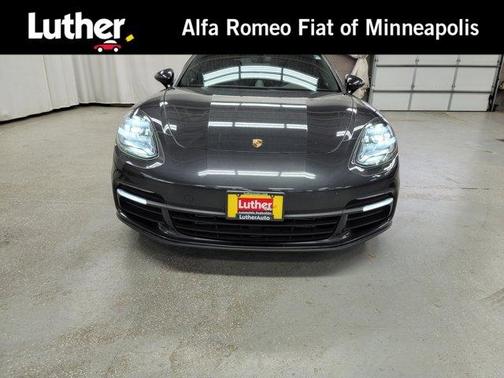 2018 Porsche Panamera 4