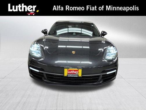 2018 Porsche Panamera 4
