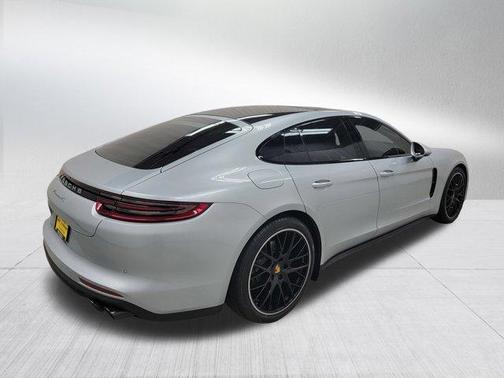 2018 Porsche Panamera 4S