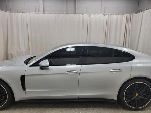 2018 Porsche Panamera 4S