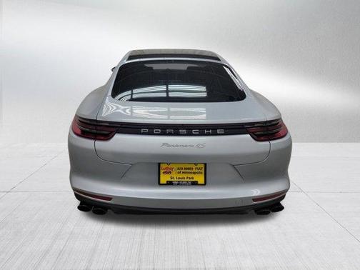 2018 Porsche Panamera 4S