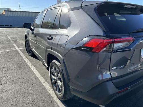 2022 Toyota RAV4 Hybrid XLE Premium