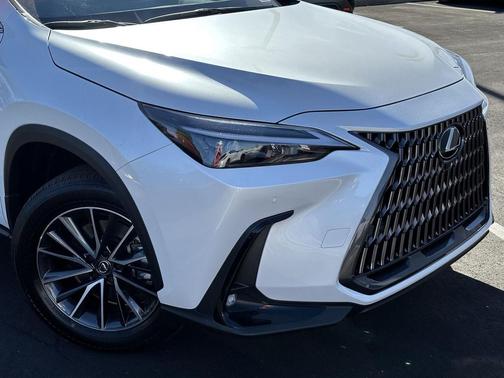 2025 Lexus NX 350h Premium