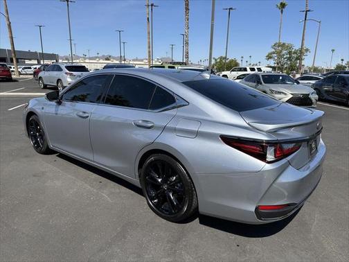 2025 Lexus ES 300h F SPORT Design